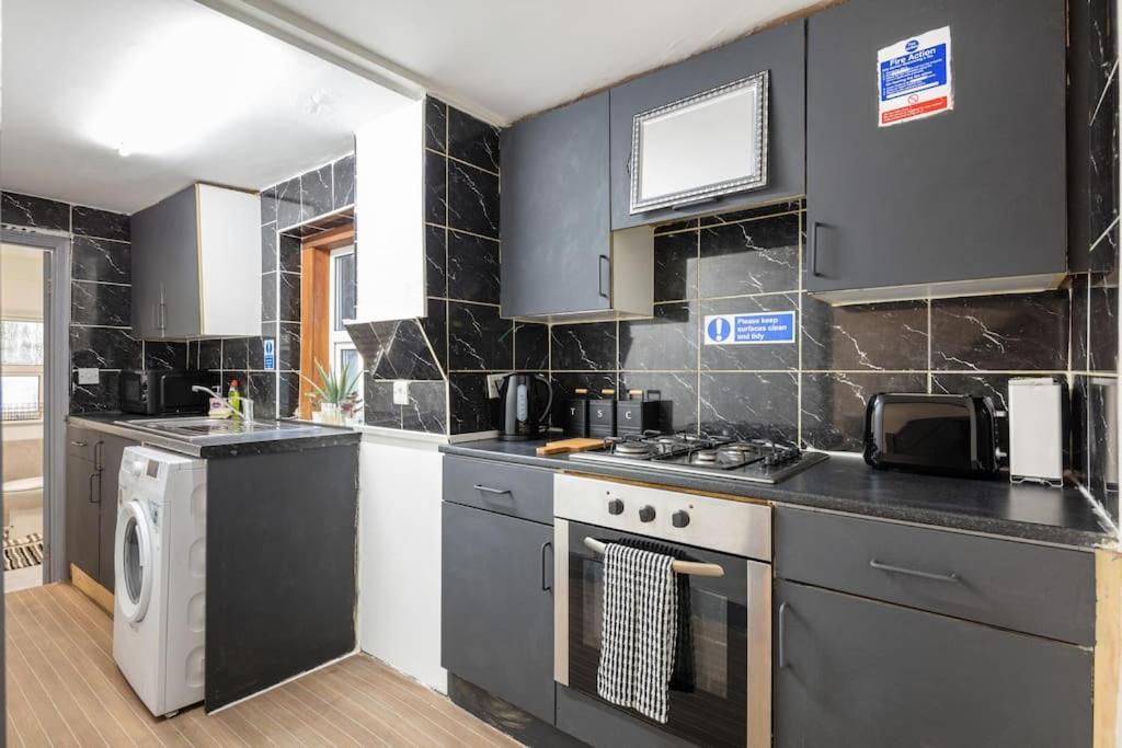 לונדון 2A - Bright & Airy 2 Bed Flat - 20 Mins To Central מראה חיצוני תמונה